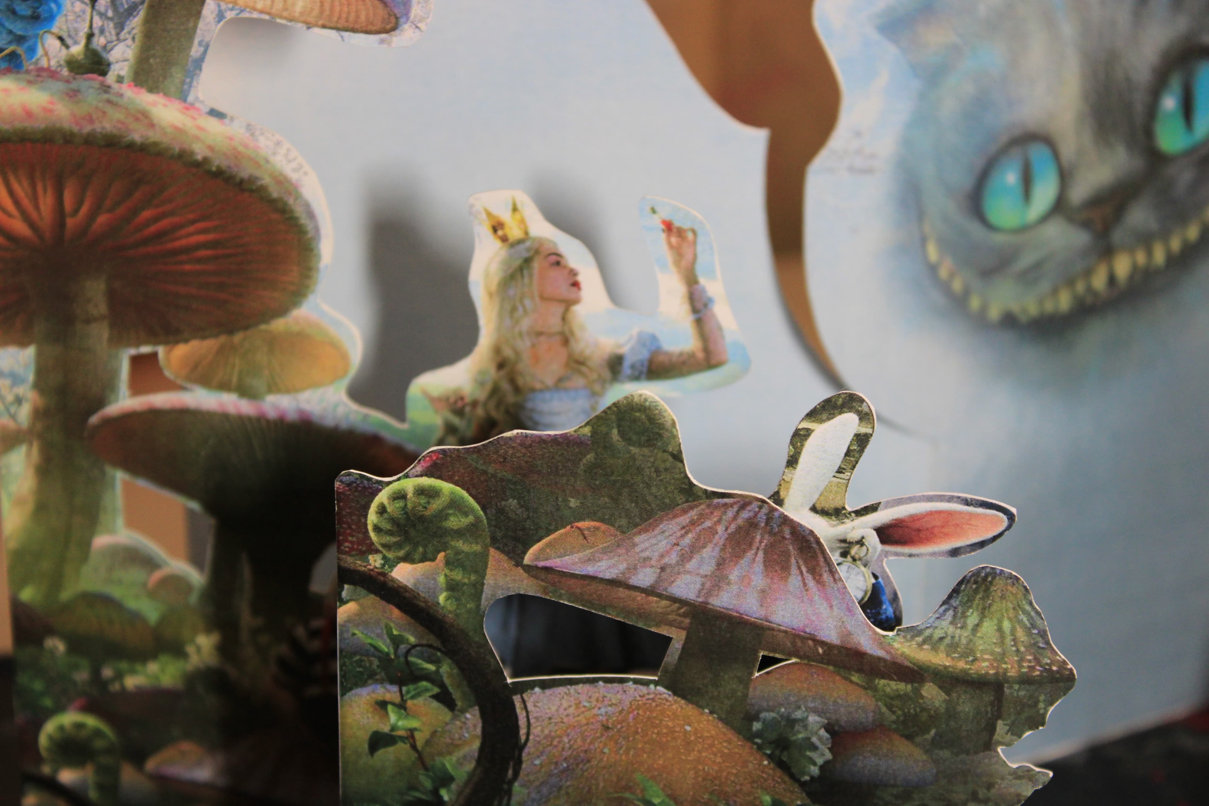 Pop-up book "Алиса в стране чудес"